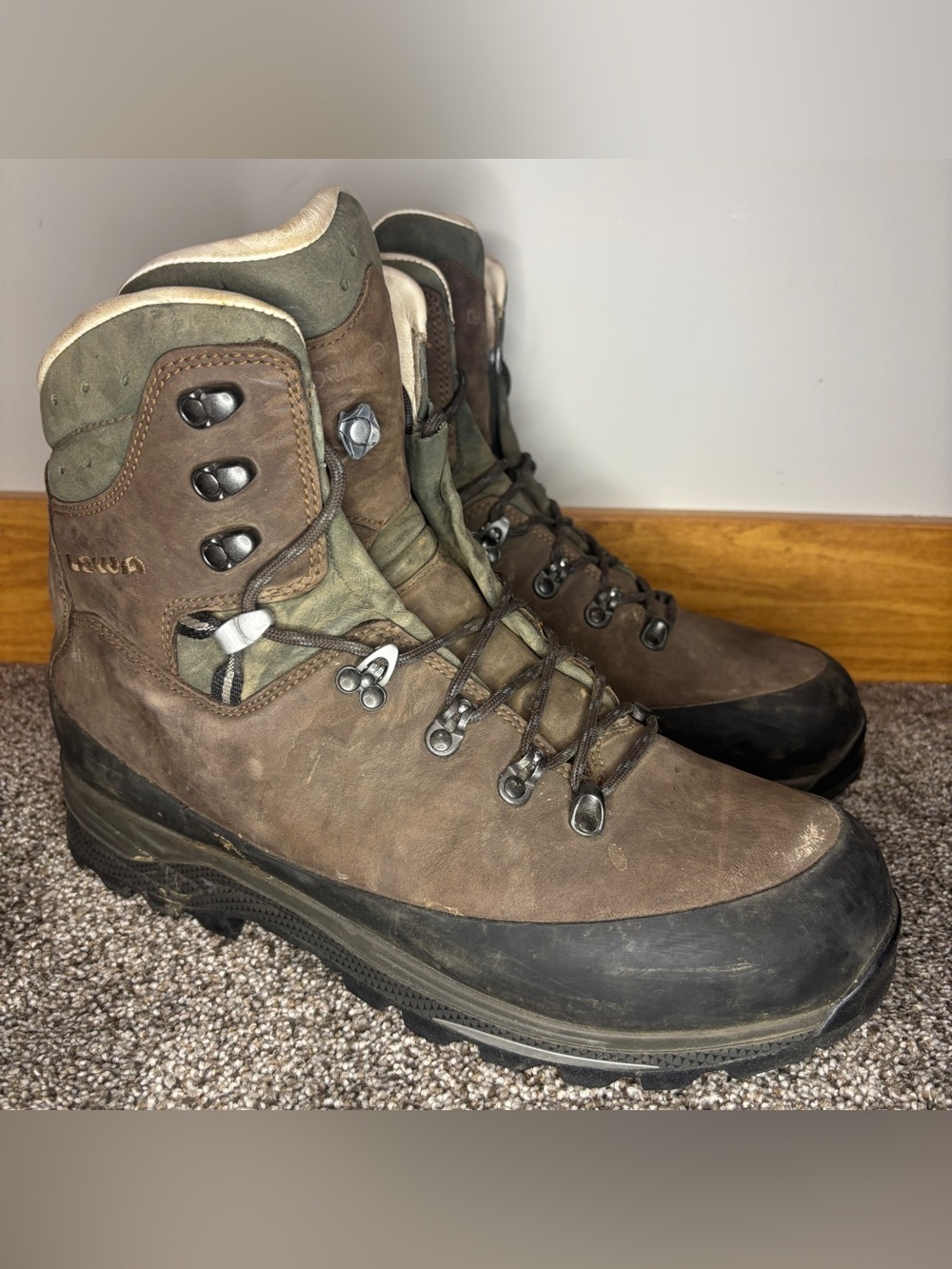 Lowa Baffin Pro LL II Men's Chestnut Boots Size 12 (EU 46) Hiking Boots